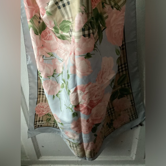 Burberrys Ladies Silk Scarf - Picture 4 of 8